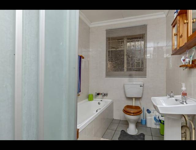 2 BEDROOM SIMPLEX FOR SALE IN EDLEEN